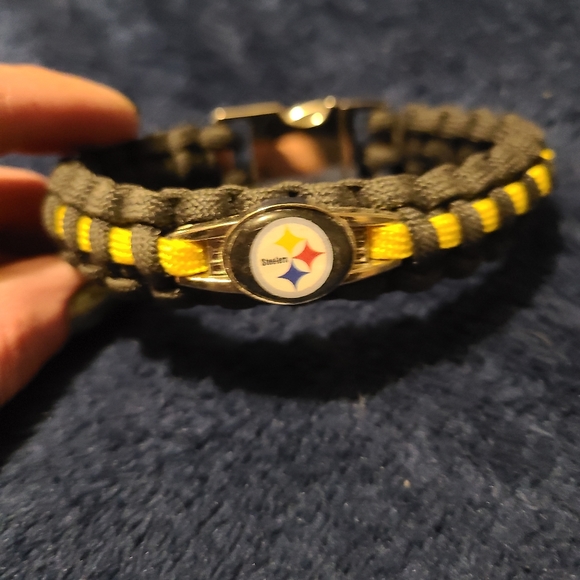 Set of 3 PITTSBURGH STEELER bracelettes. - Picture 3 of 9